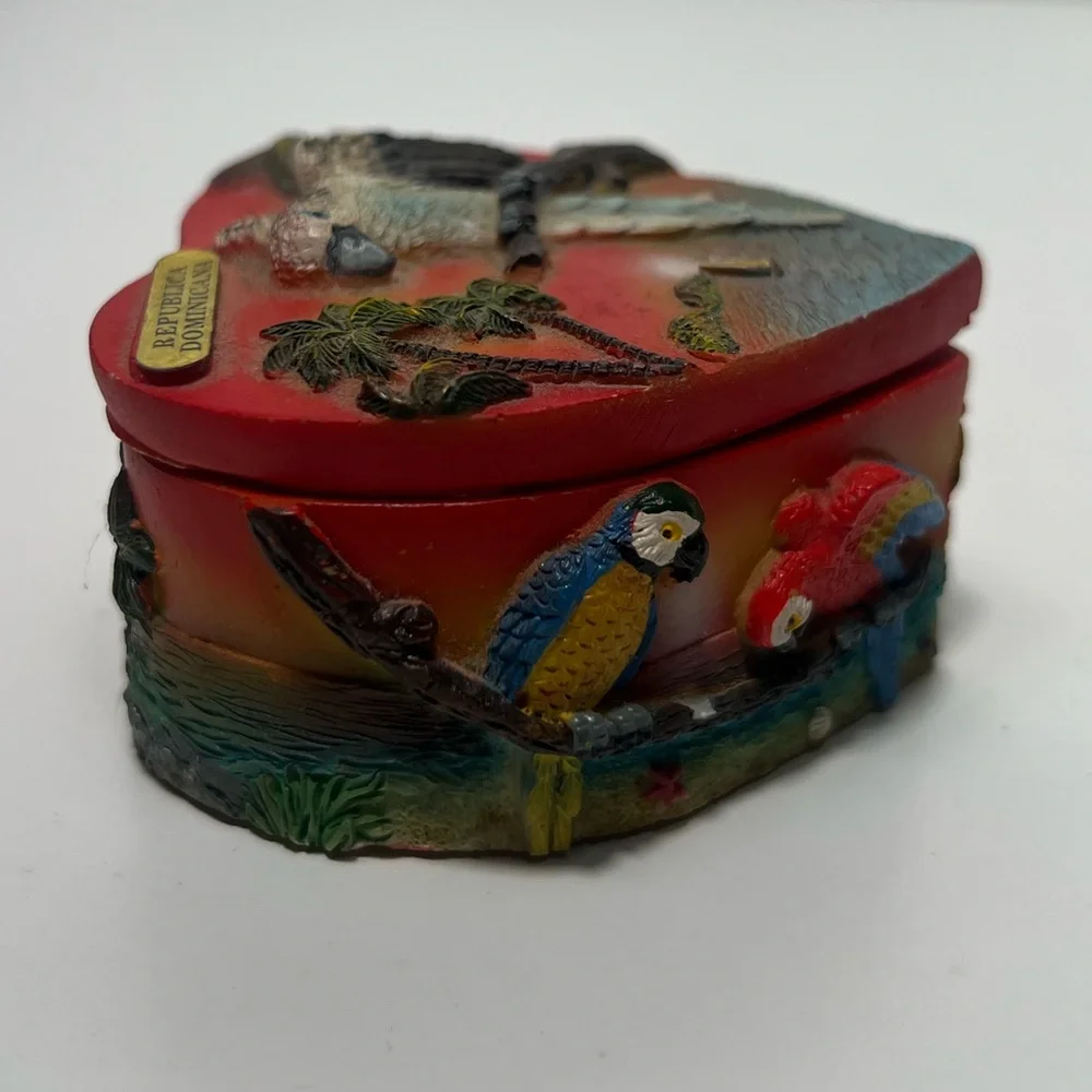 República Dominicana 3D Handmade Heart Shaped Macaw Colorful Trinket Box W/ Lid
